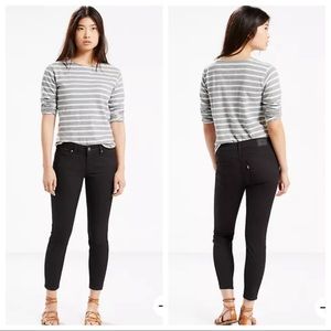 🆕Levi’s• 711 Skinny Ankle Jean
